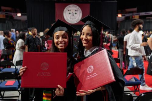 051225 AMC Commencement MW-2739